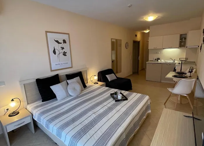 Royal Sun - Premium * Σάνι Μπιτς